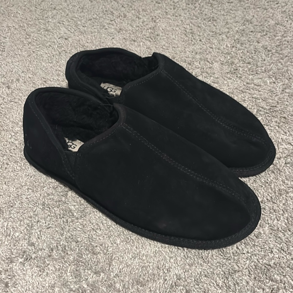 UGG Slippers – Men’s Size 13, Comfortable & Warm